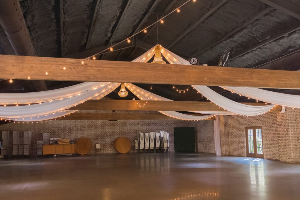 Beautiful banquet hall at Oak Hill Estate